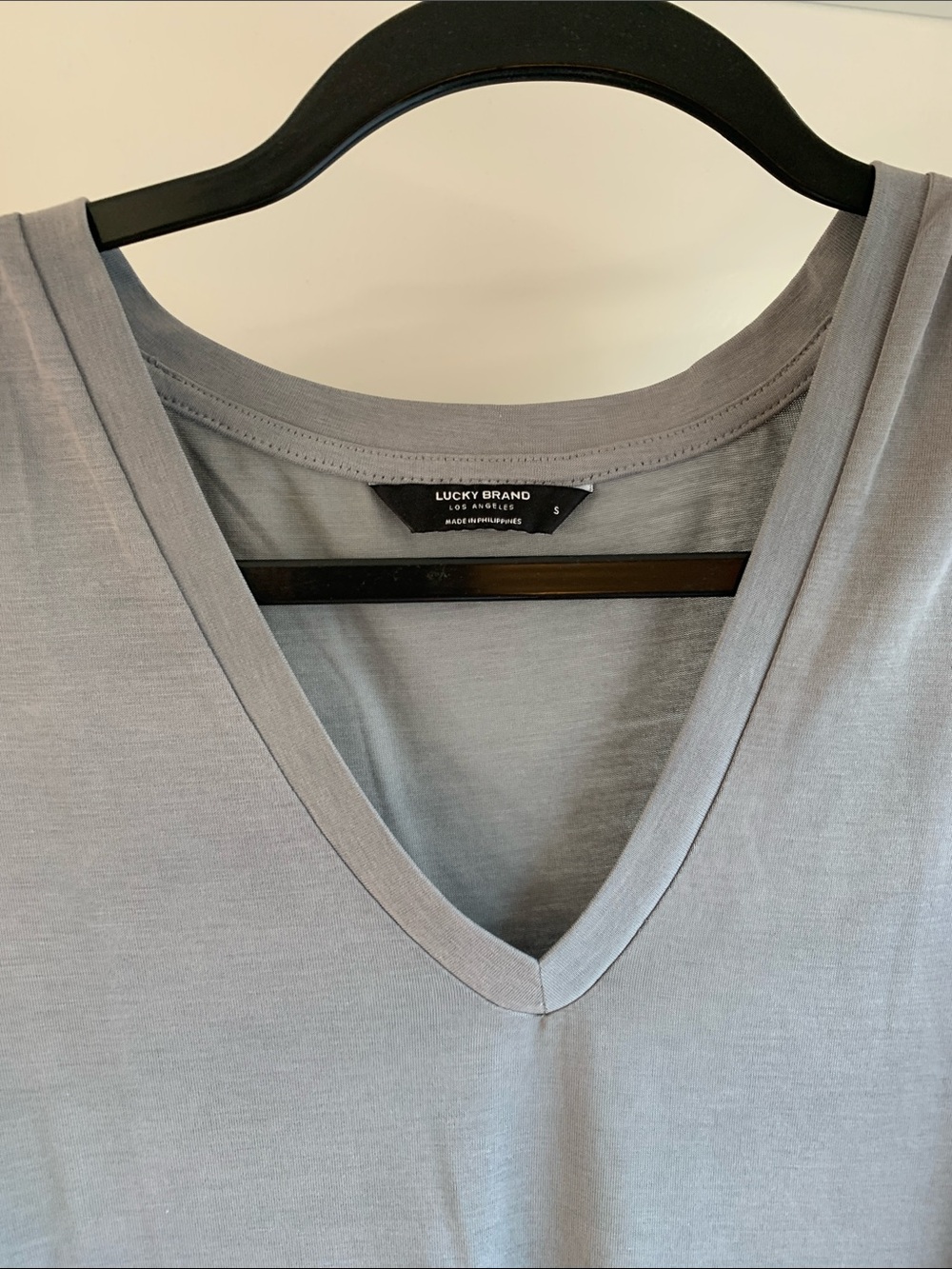 Lucky Brand Women's Sleeveless V-Neck Gray Tank Top - Small - Picture 2 of 7